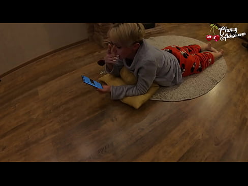 ❤️ Šialená blondínka fajčí obrovský penis a skáče na ňom - análny sex ❤️❌ Porno vk na sk.pornovore.ru ❌️